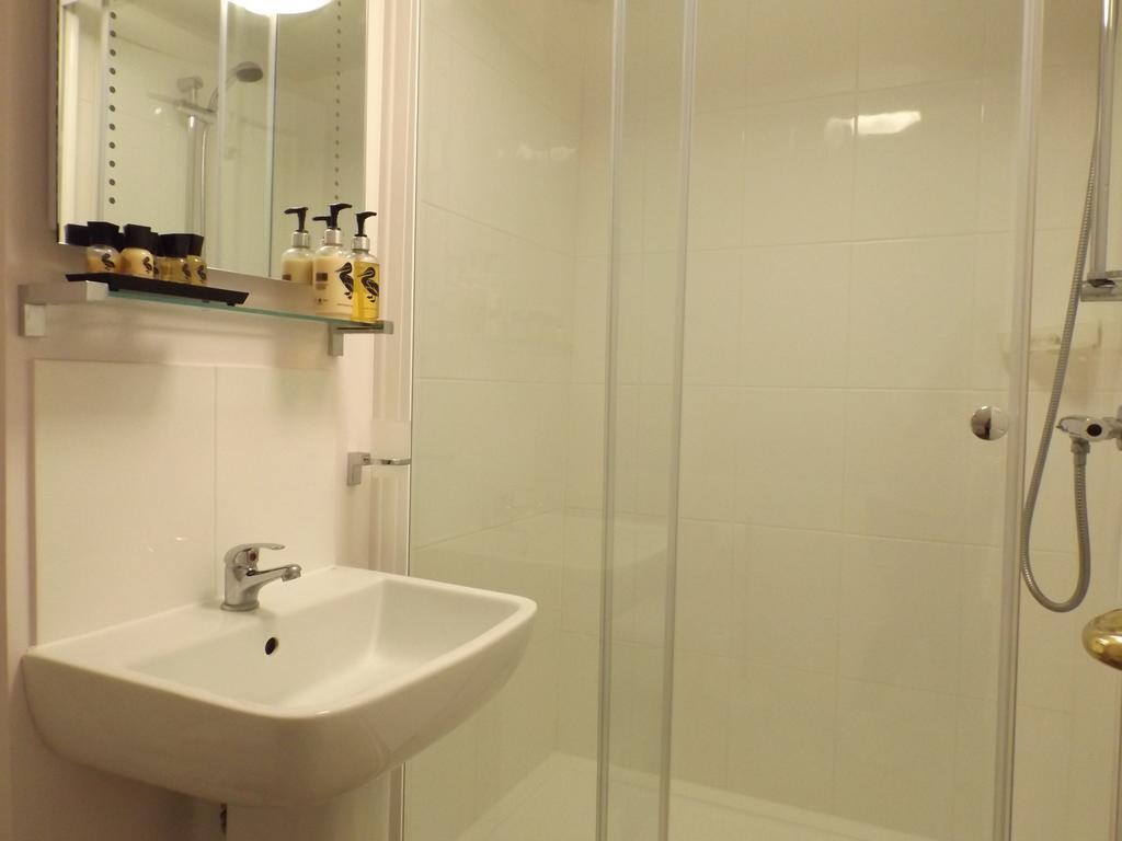 Old Riverview Guest House Earith Room photo